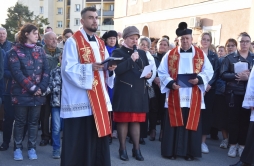 Zdjęcie: Droga krzyżowa ulicami Sieniawy (111).jpg