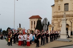 Zdjęcie: Procesja rezurekcyjna i eucharystia 2024 (4).jpg