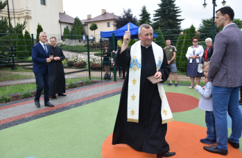 Zdjęcie: plac zabaw i siłownia