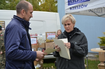 Zdjęcie: "Światełko pamięci do Łyczakowa"