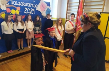 Zdjęcie: Pasowanie na ucznia w Rudce