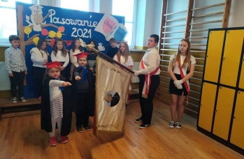 Zdjęcie: Pasowanie na ucznia w Rudce