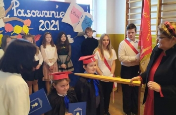 Zdjęcie: Pasowanie na ucznia w Rudce