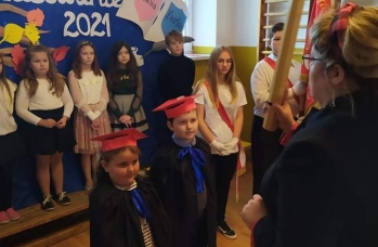 Zdjęcie: Pasowanie na ucznia w Rudce