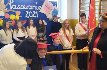 Zdjęcie: Pasowanie na ucznia w Rudce