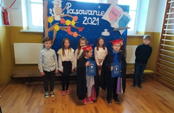 Zdjęcie: Pasowanie na ucznia w Rudce