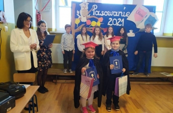 Zdjęcie: Pasowanie na ucznia w Rudce