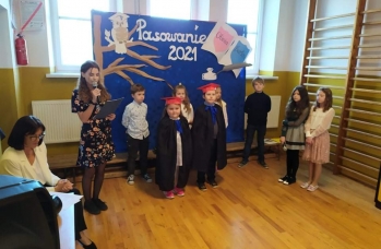 Zdjęcie: Pasowanie na ucznia w Rudce