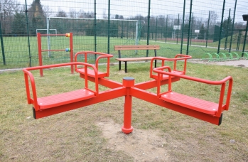 Zdjęcie: Nowe urządzenia na placach zabaw