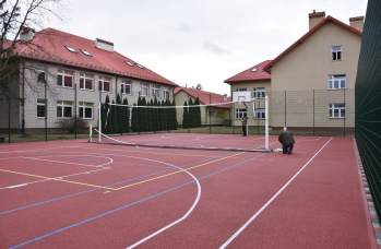 Zdjęcie: Boisko wielofunkcyjne przy SP w Sieniawie
