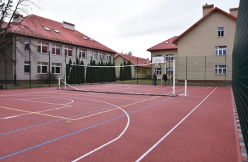 Zdjęcie: Boisko wielofunkcyjne przy SP w Sieniawie