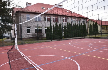 Zdjęcie: Boisko wielofunkcyjne przy SP w Sieniawie