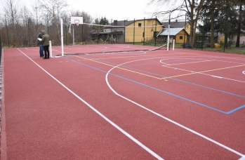 Zdjęcie: Boisko wielofunkcyjne przy SP w Sieniawie