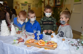 Zdjęcie: Kiermasz świąteczny SP Sieniawa (15).jpg