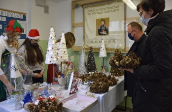 Zdjęcie: Kiermasz świąteczny SP Sieniawa (38).jpg