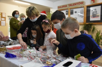 Zdjęcie: Kiermasz świąteczny SP Sieniawa (51).jpg