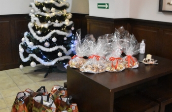 Zdjęcie: paczki Caritas (4).jpg