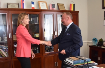 Zdjęcie: Wręczenie aktu (5).jpg