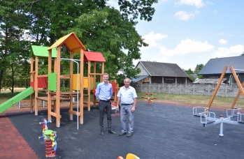 Zdjęcie: plac zabaw Czerwona Wola (1).jpg