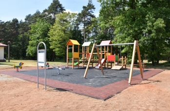 Zdjęcie: plac zabaw Czerwona Wola (6).jpg