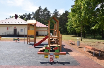 Zdjęcie: plac zabaw Czerwona Wola (7).jpg