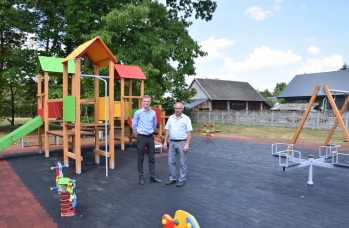 Zdjęcie: plac zabaw Czerwona Wola (8).jpg