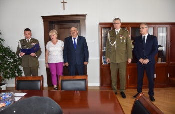 Zdjęcie: Medale MON Jolanta i Mariusz Ożga (3).jpg