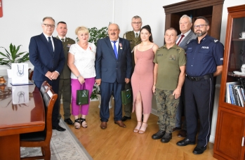 Zdjęcie: Medale MON Jolanta i Mariusz Ożga (1).jpg