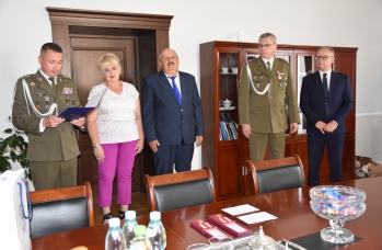 Zdjęcie: Medale MON Jolanta i Mariusz Ożga (7).jpg