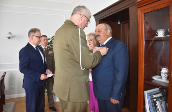 Zdjęcie: Medale MON Jolanta i Mariusz Ożga (11).jpg