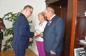 Zdjęcie: Medale MON Jolanta i Mariusz Ożga (13).jpg