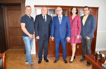 Zdjęcie: podpisanie umowy (8).jpg