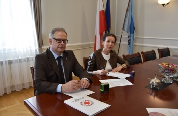 Zdjęcie: Podpisanie umowy PCK 1.jpg