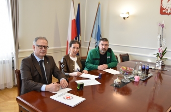 Zdjęcie: Podpisanie umowy PCK 2.jpg
