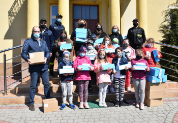 Zdjęcie główne dla: 'Pomoc w czasie pandemii. Firma Miamed Sp. z o.o przekazała środki do dezynfekcji i higieny dla uczniów i pracowników' 