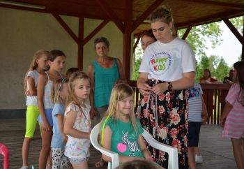 Zdjęcie główne dla: 'Przystanek Happy Bus zaprosił dzieci do zabawy' 