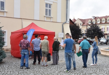 Zdjęcie główne dla: '#SzczepimySię w Sieniawie - zapraszamy dziś do Mobilnego Punktu Szczepień' 