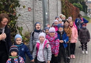 Zdjęcie główne dla: 'Wycieczka uczniów ze Szkoły Podstawowej w Rudce do kina i sali zabaw' 