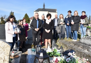 Zdjęcie główne dla: 'Pamiętamy o zmarłych pracownikach i zasłużonych dla sieniawskiej ziemi' 