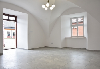 Zdjęcie główne dla: 'Trzeci przetarg ustny nieograniczony na oddanie w najem na okres dłuższy niż 3 lata lokalu użytkowego znajdującego się w Sieniawie' 