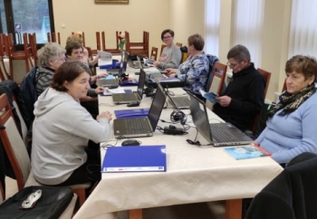 Zdjęcie główne dla: 'Kurs komputerowy pozwoli zdobyć nową wiedzę i umiejętności - szkolenia trwają' 