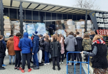 Zdjęcie główne dla: 'Do Sieniawy dotarł TIR darów dla uchodźców od Stowarzyszenia 