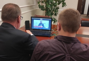 Zdjęcie główne dla: 'Jak Sieniawa pomaga Ukrainie? Relacja burmistrza dla telewizji NewsNation w Chicago' 