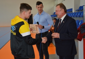 Zdjęcie główne dla: 'I Turniej Piłki Siatkowej o Puchar Burmistrza Miasta i Gminy Sieniawa, 20 marca 2022 r.' 