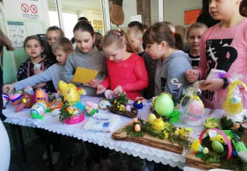 Zdjęcie główne dla: 'Świąteczny kiermasz w SP w Sieniawie' 