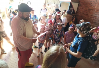 Zdjęcie główne dla: 'Uczniowie z Rudki na wycieczce wieńczącej rok szkolny 2021/2022' 