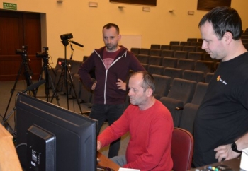 Zdjęcie główne dla: 'Szkolimy się dla Was - realizacja projektu „Bądź z nami online” trwa!' 