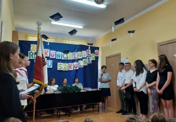 Zdjęcie główne dla: 'Zakończenie roku szkolnego 2021/2022 w Szkole Podstawowej w Wylewie' 