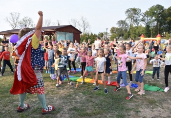 Zdjęcie główne dla: 'Dobroczynny Festiwal Radości w Sieniawie i Dobrej' 