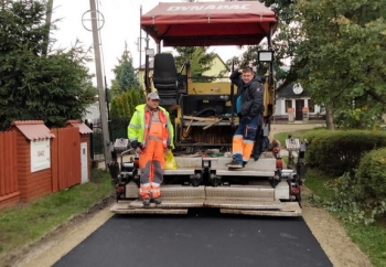 Zdjęcie główne dla: 'Kolejne odcinki dróg gminnych zostały zmodernizowane' 